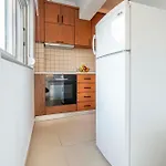 Apartman Coastal Bliss - 3 Min To - Gaia 1 Kosz