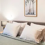 Apartman Coastal Bliss - 3 Min To - Gaia 1 *